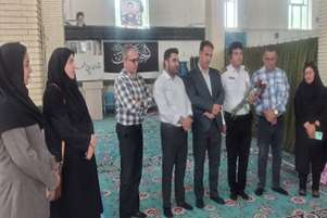 تقدیر رئیس شبکه بهداشت و درمان پاسارگاد از معلمان مدرسه «شهیدان قربانی و پور عسکر »