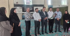 تقدیر رئیس شبکه بهداشت و درمان پاسارگاد از معلمان مدرسه «شهیدان قربانی و پور عسکر »